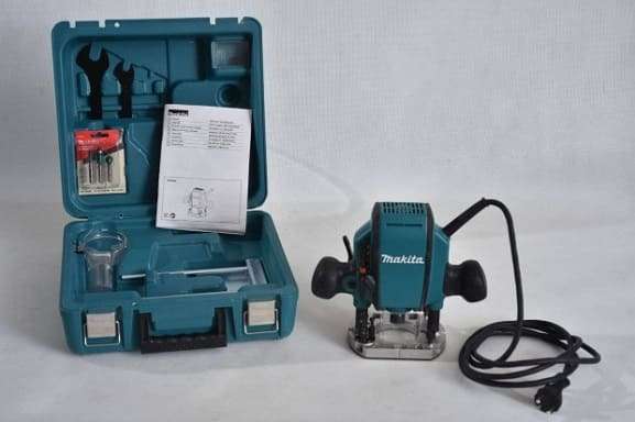 Makita_RP0900X_površinska_glodalica_ober_frezer_900W_8mm_6mm_u_koferu_prodajaalata.co.rs_21